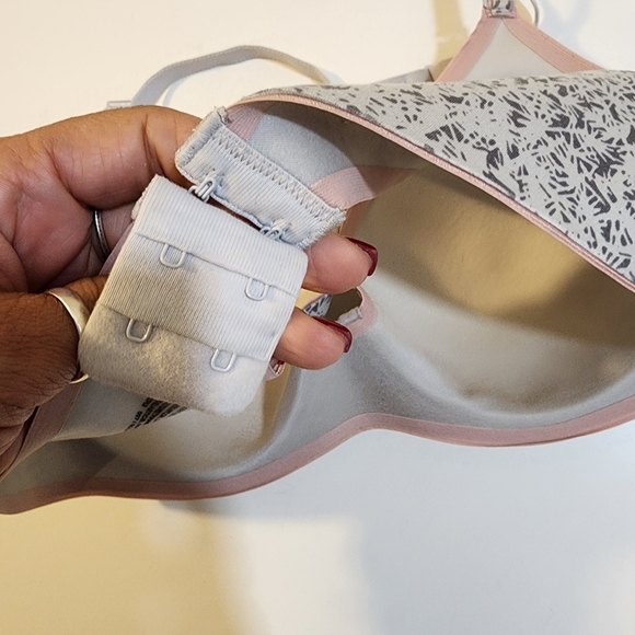 Barely There Gray Bra 36C - Picture 5 of 9